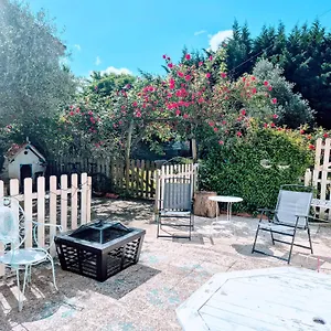 Homestay Ideal For Camino Quiet Basic Away From Crowds In Private House, Zizur Mayor